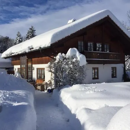 Apartamento Haus Mona **** *