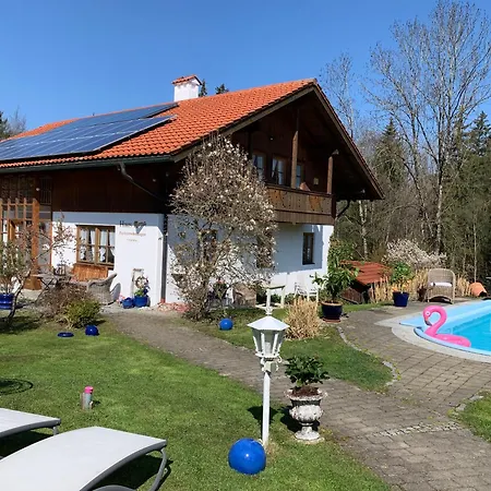 Apartamento Haus Mona **** *